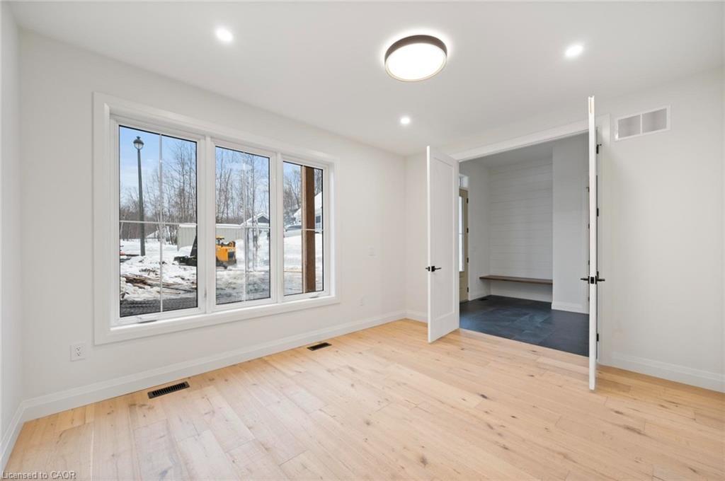 33 Glen Eagle Court, Huntsville, ON - Indoor Photo Showing Other Room