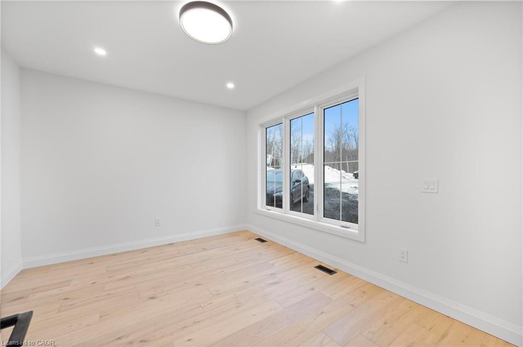 33 Glen Eagle Court, Huntsville, ON - Indoor Photo Showing Other Room