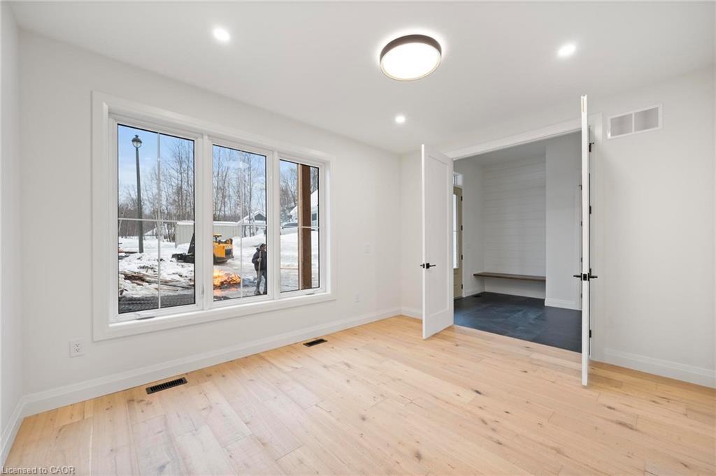 33 Glen Eagle Court, Huntsville, ON - Indoor Photo Showing Other Room