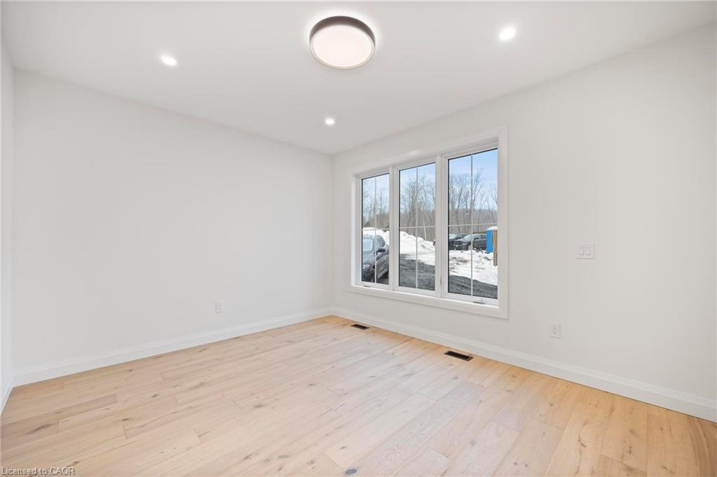 33 Glen Eagle Court, Huntsville, ON - Indoor Photo Showing Other Room