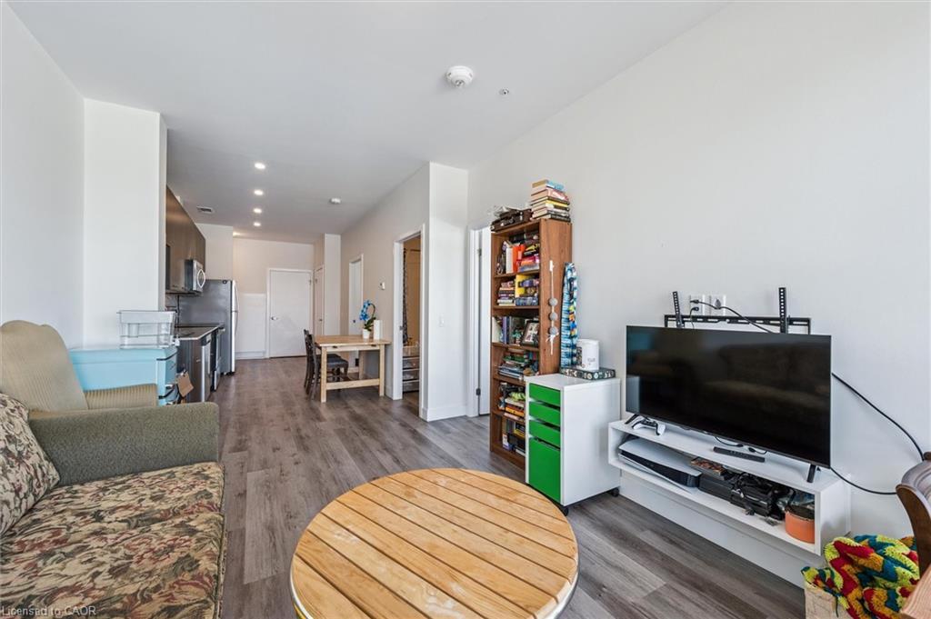 902-100 Garment Street, Kitchener, ON - Indoor Photo Showing Living Room