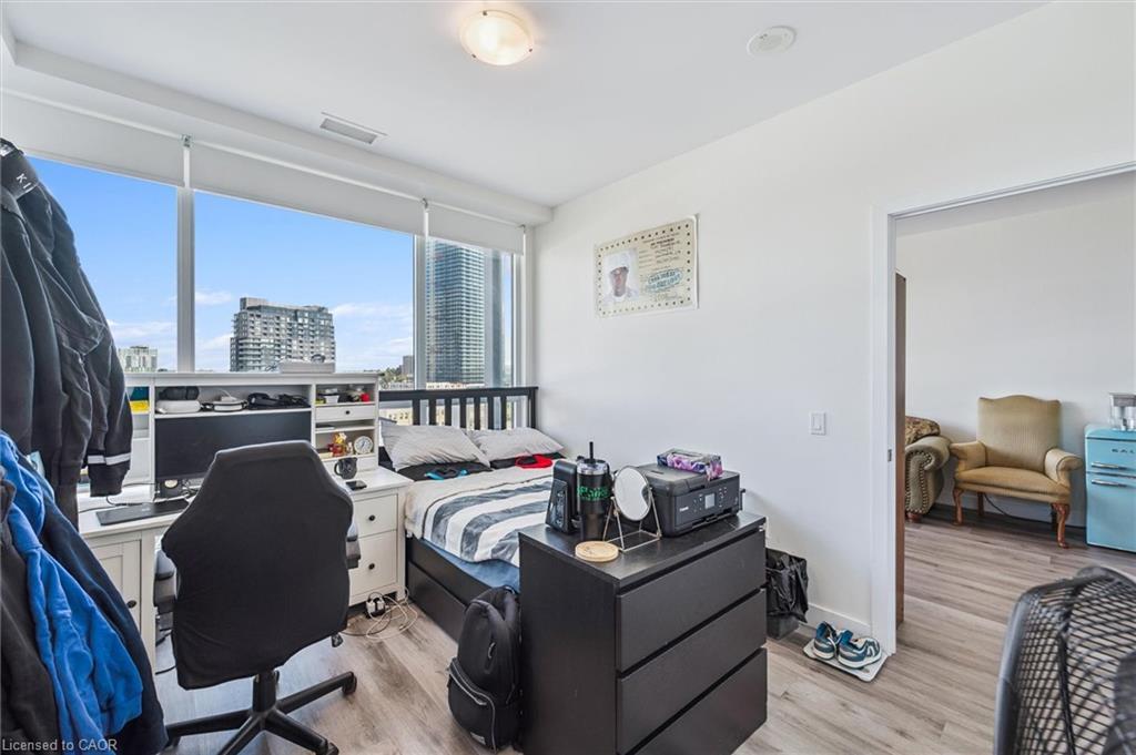 902-100 Garment Street, Kitchener, ON - Indoor Photo Showing Bedroom