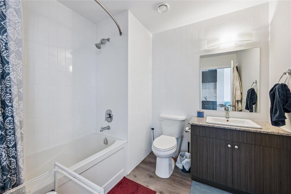 902-100 Garment Street, Kitchener, ON - Indoor Photo Showing Bathroom