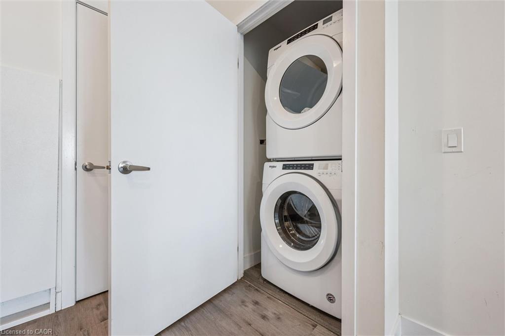 902-100 Garment Street, Kitchener, ON - Indoor Photo Showing Laundry Room