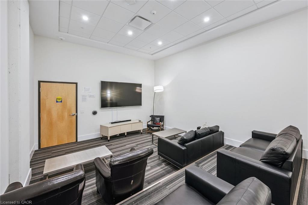 902-100 Garment Street, Kitchener, ON - Indoor