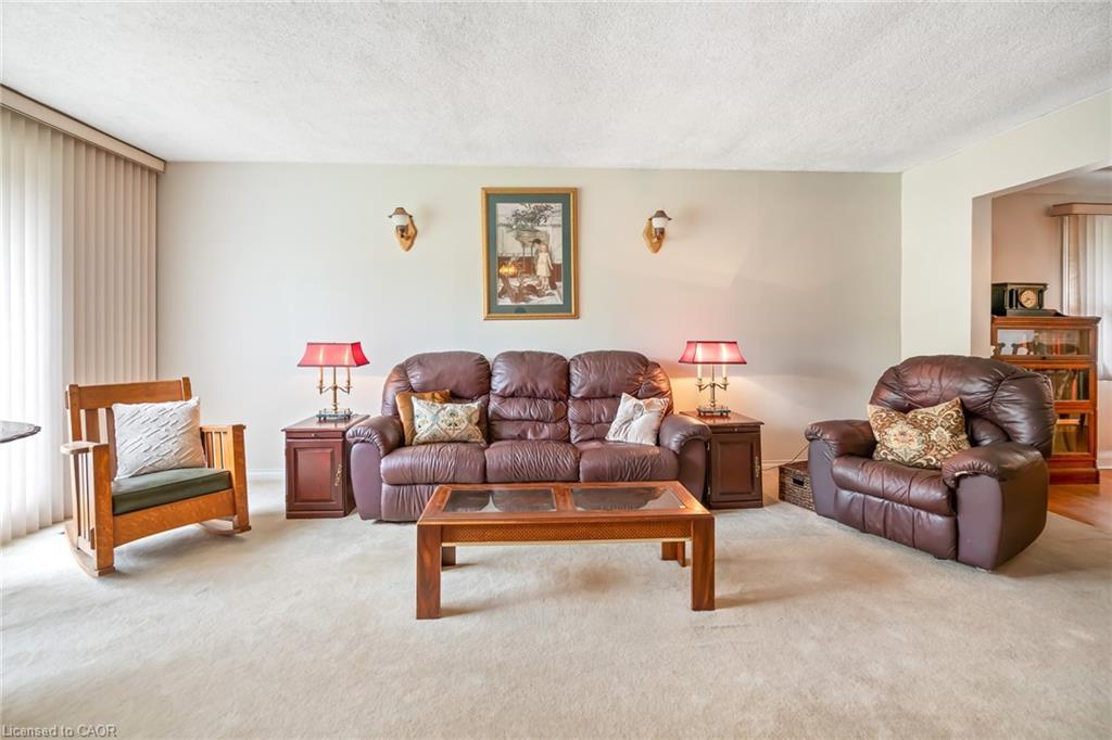 15756 Niagara Parkway, Niagara-On-The-Lake, ON - Indoor Photo Showing Living Room