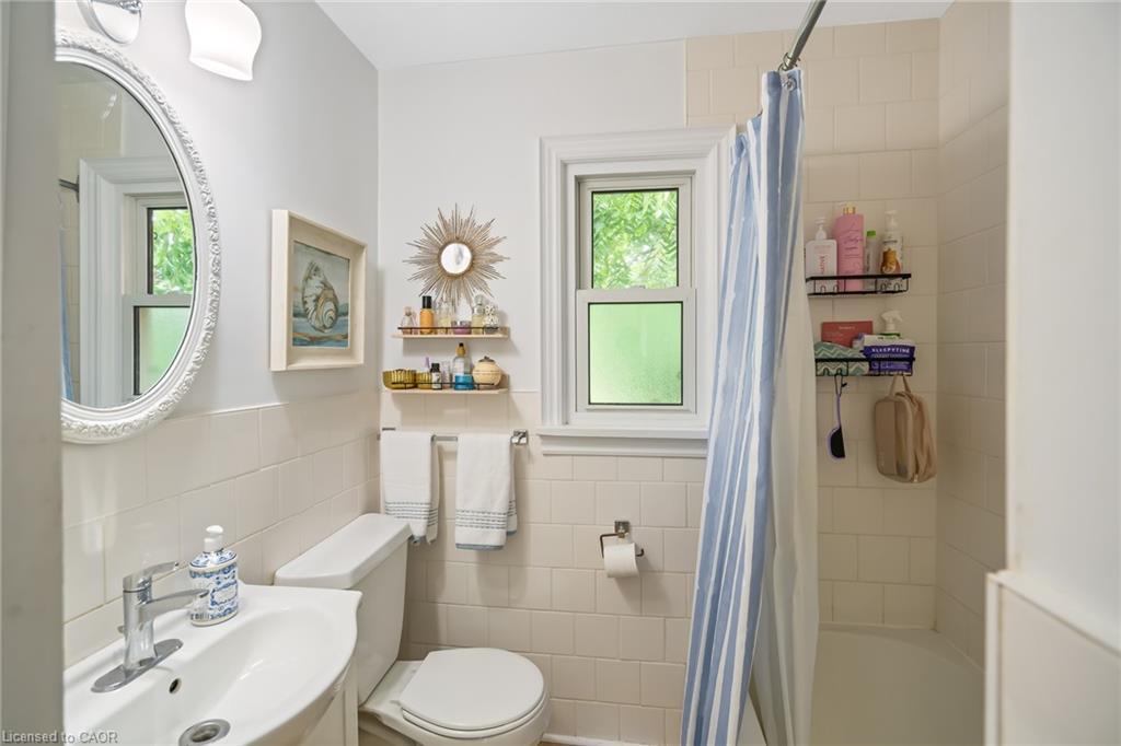 15756 Niagara Parkway, Niagara-On-The-Lake, ON - Indoor Photo Showing Bathroom