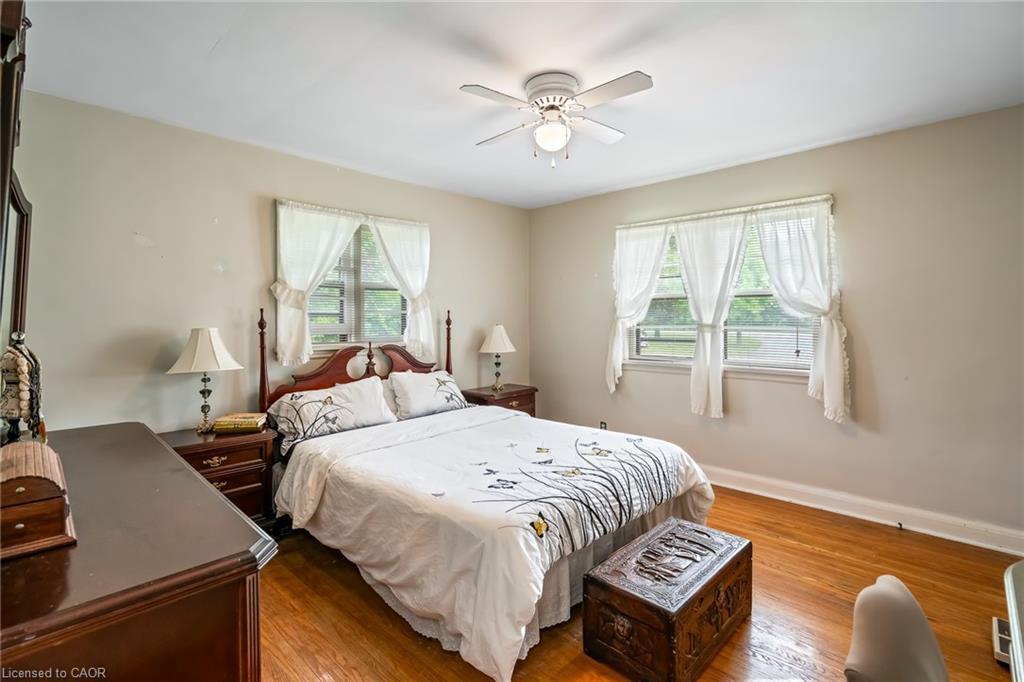 15756 Niagara Parkway, Niagara-On-The-Lake, ON - Indoor Photo Showing Bedroom