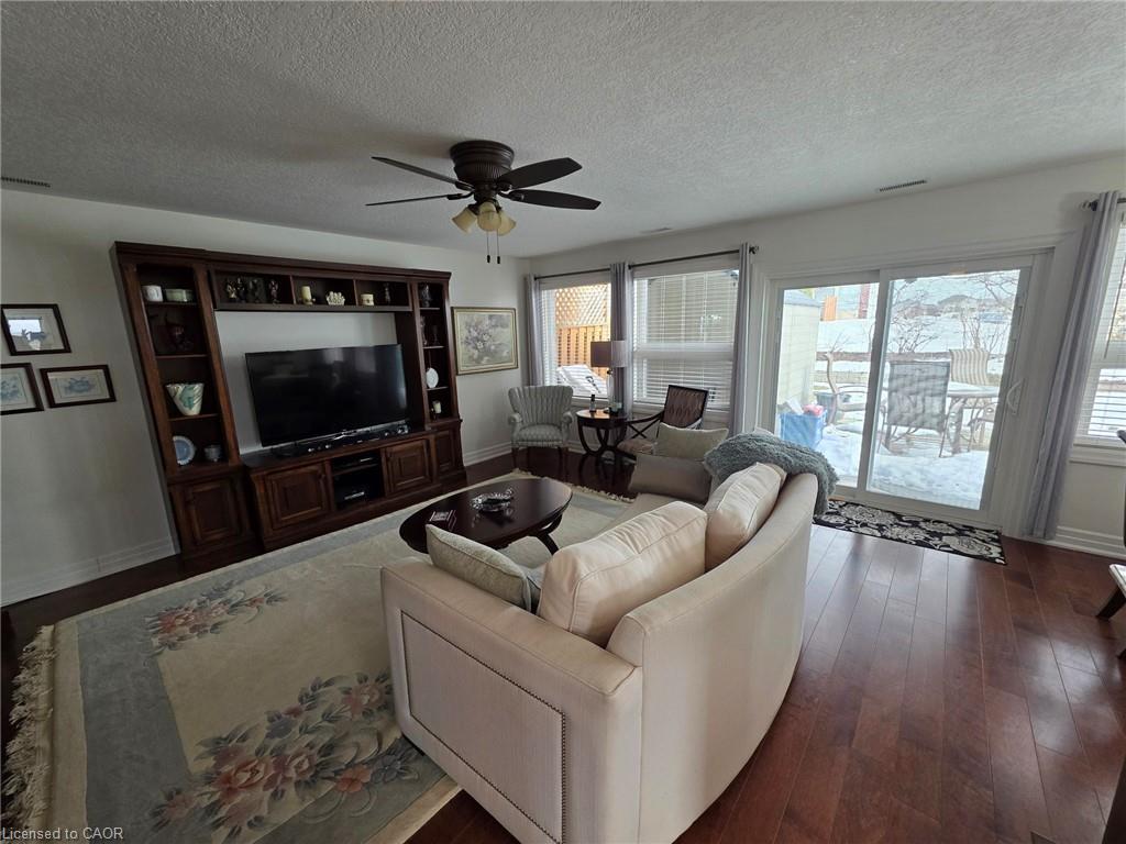 49 Bishop Reding Trail, Hamilton, ON - Indoor Photo Showing Living Room