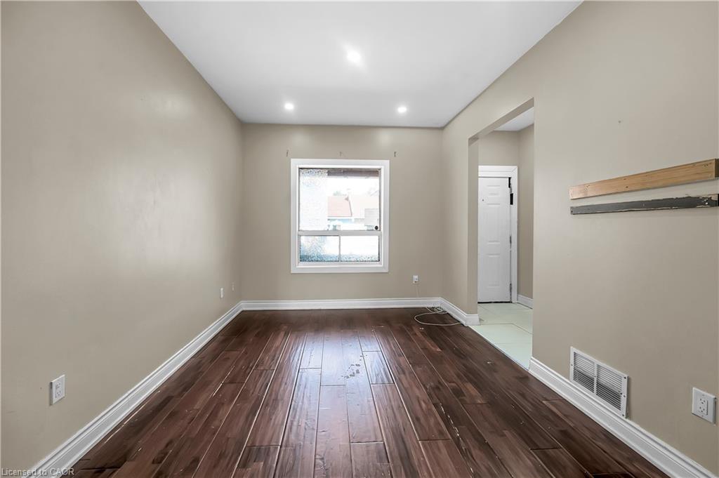 334 Cannon Street E, Hamilton, ON - Indoor Photo Showing Other Room
