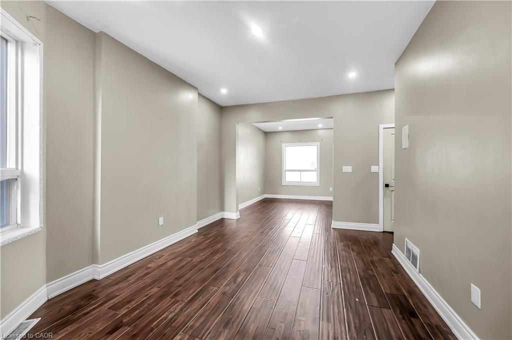 334 Cannon Street E, Hamilton, ON - Indoor Photo Showing Other Room