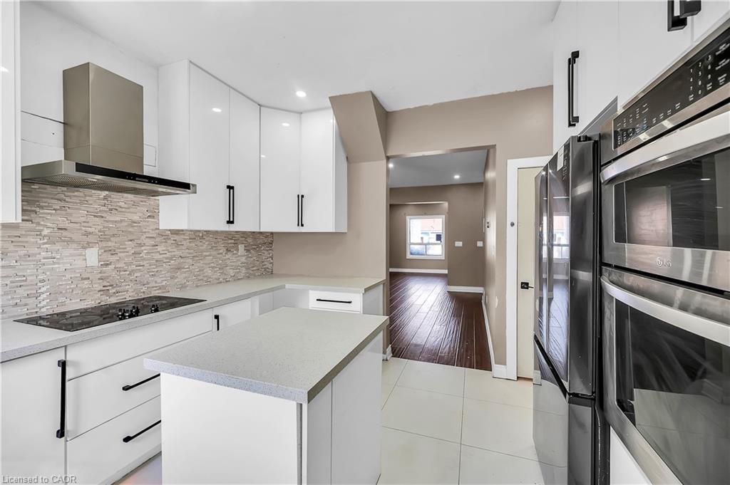 334 Cannon Street E, Hamilton, ON - Indoor Photo Showing Kitchen With Upgraded Kitchen