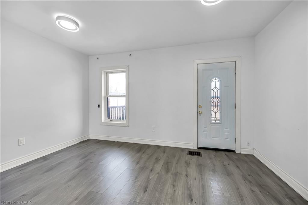 334 Cannon Street E, Hamilton, ON - Indoor Photo Showing Other Room