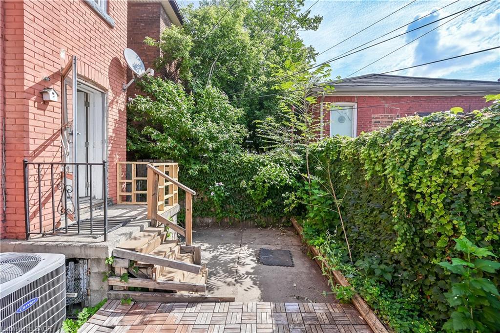 334 Cannon Street E, Hamilton, ON - Outdoor
