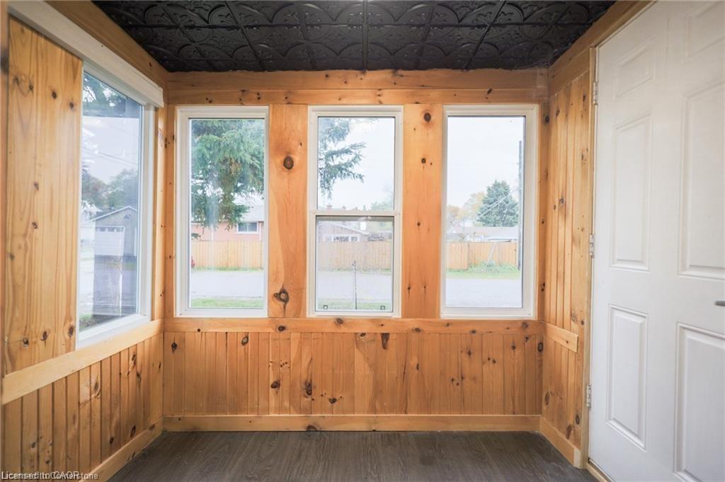 11 Perry Street, St. Catharines, ON - Indoor Photo Showing Other Room