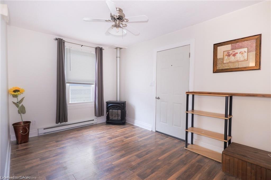 11 Perry Street, St. Catharines, ON - Indoor Photo Showing Other Room