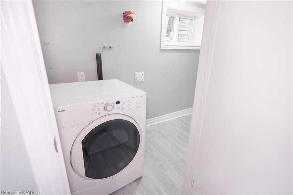 11 Perry Street, St. Catharines, ON - Indoor Photo Showing Laundry Room