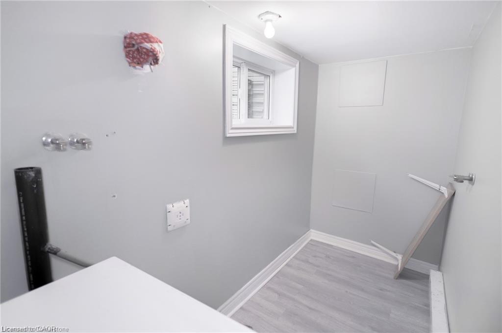 11 Perry Street, St. Catharines, ON - Indoor