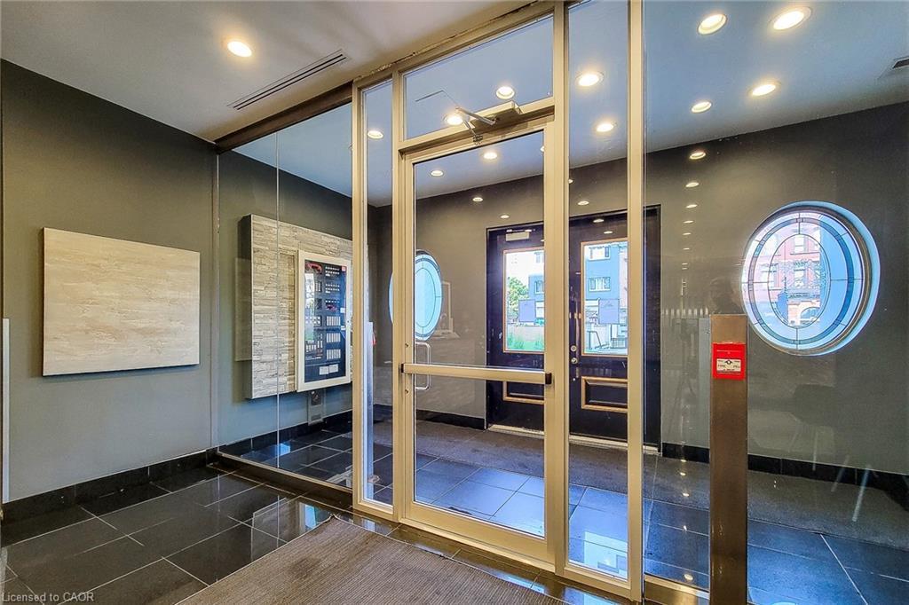 402-135 James Street S, Hamilton, ON - Indoor Photo Showing Other Room