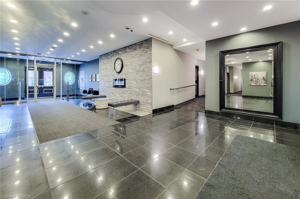 402-135 James Street S, Hamilton, ON - Indoor Photo Showing Other Room