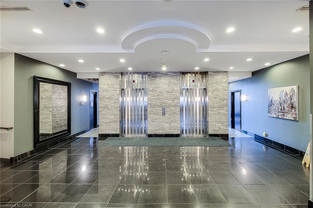 402-135 James Street S, Hamilton, ON - Indoor Photo Showing Other Room