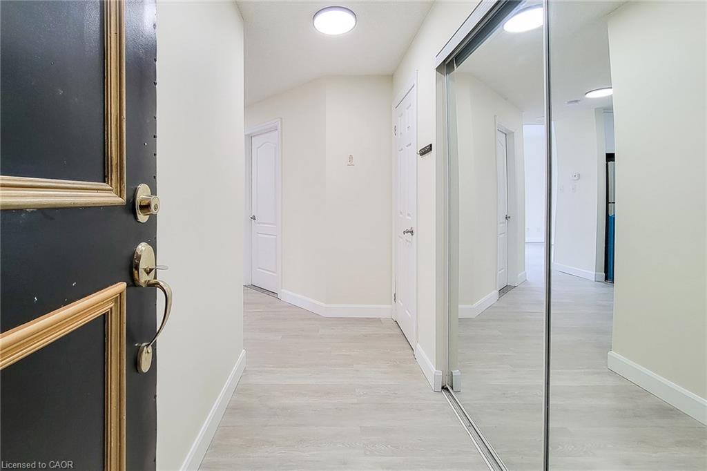 402-135 James Street S, Hamilton, ON - Indoor Photo Showing Other Room