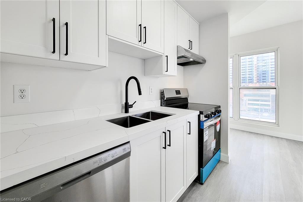 402-135 James Street S, Hamilton, ON - Indoor Photo Showing Kitchen With Double Sink With Upgraded Kitchen