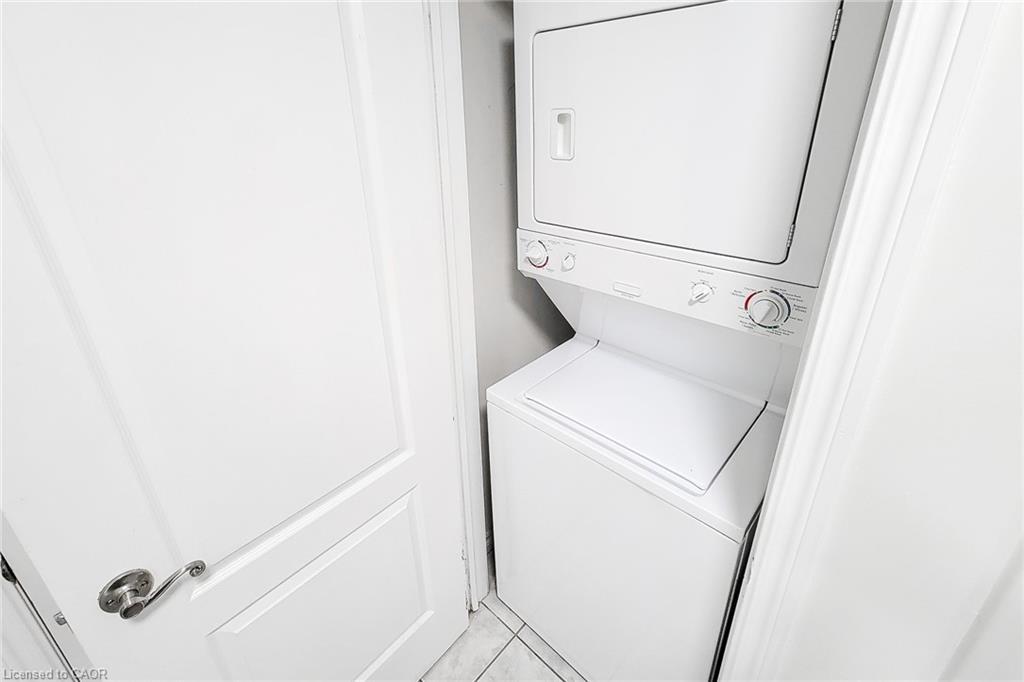 402-135 James Street S, Hamilton, ON - Indoor Photo Showing Laundry Room