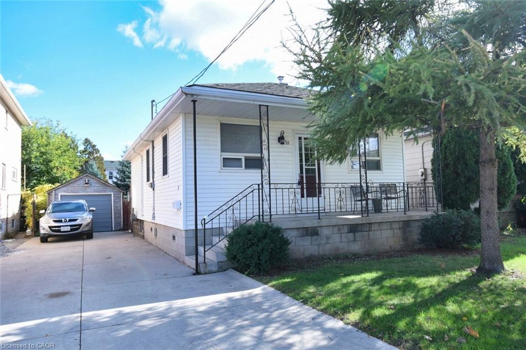 17 Craigroyston Road, Hamilton, ON - Outdoor