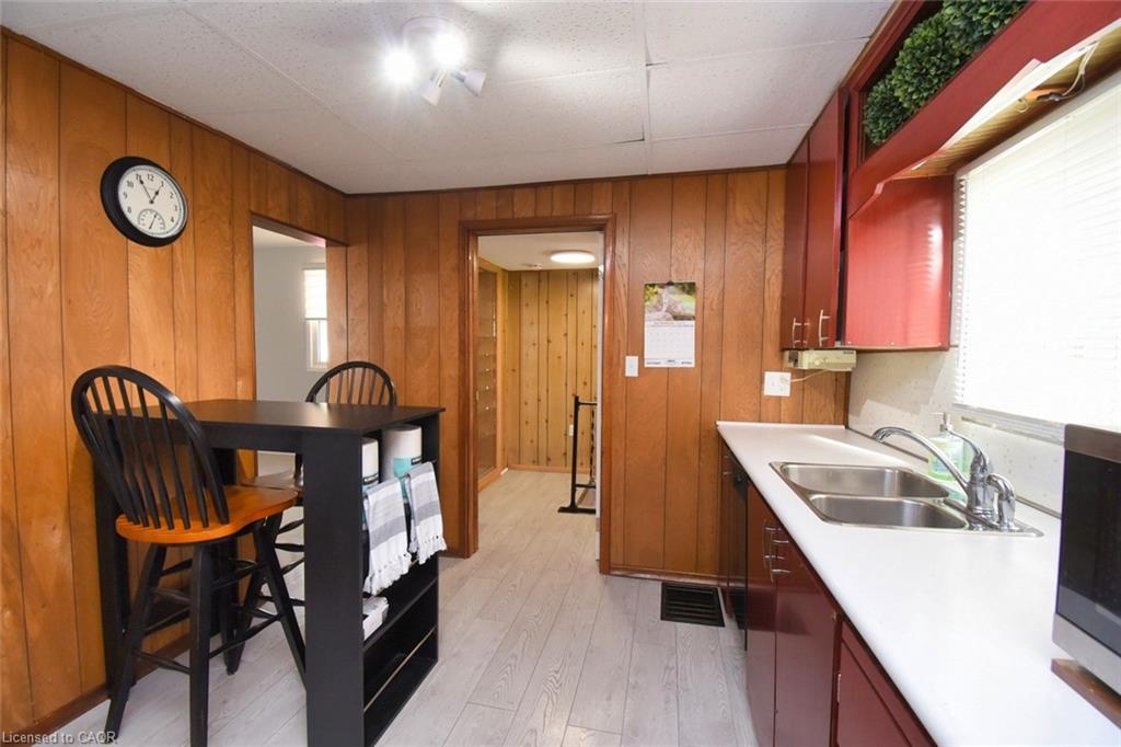 17 Craigroyston Road, Hamilton, ON - Indoor Photo Showing Kitchen With Double Sink