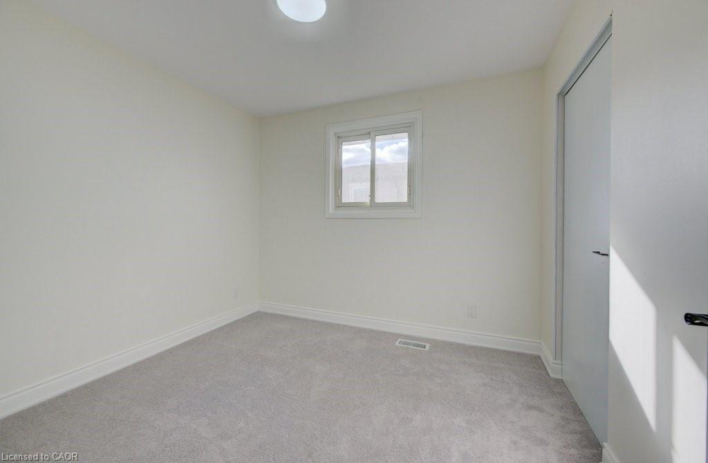 582 Chamberlain Road, Burlington, ON - Indoor Photo Showing Other Room