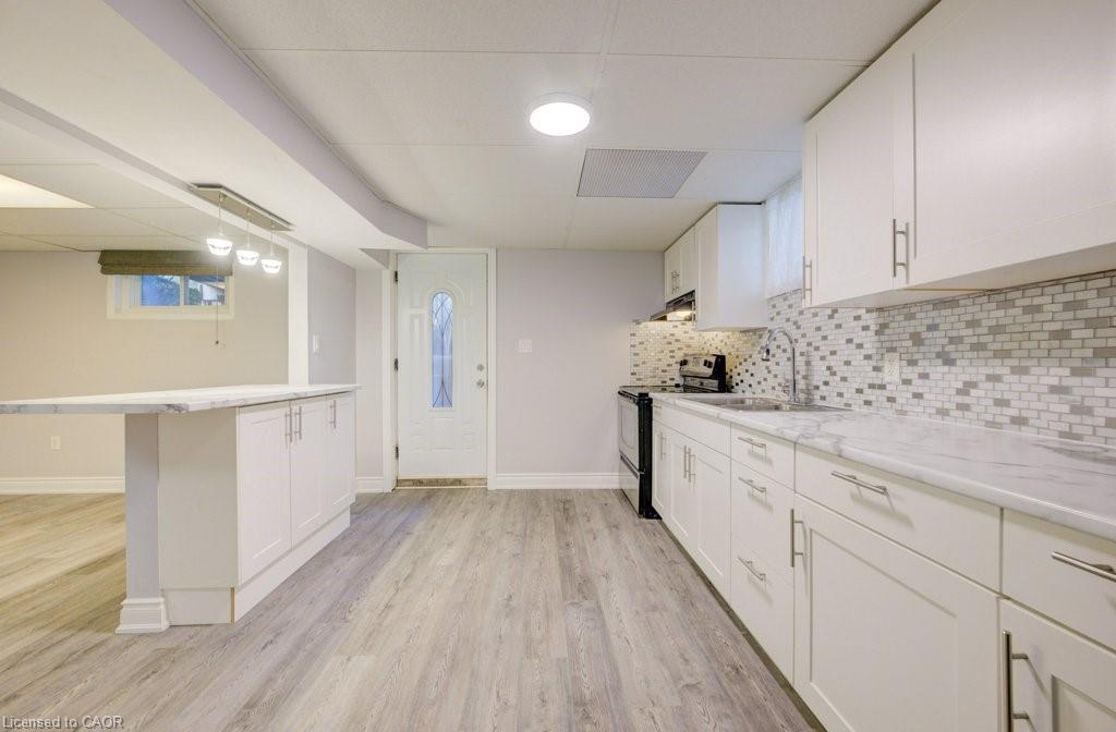 582 Chamberlain Road, Burlington, ON - Indoor Photo Showing Other Room