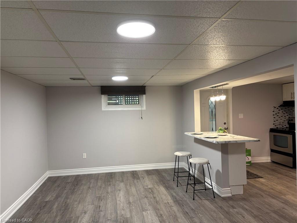 582 Chamberlain Road, Burlington, ON - Indoor