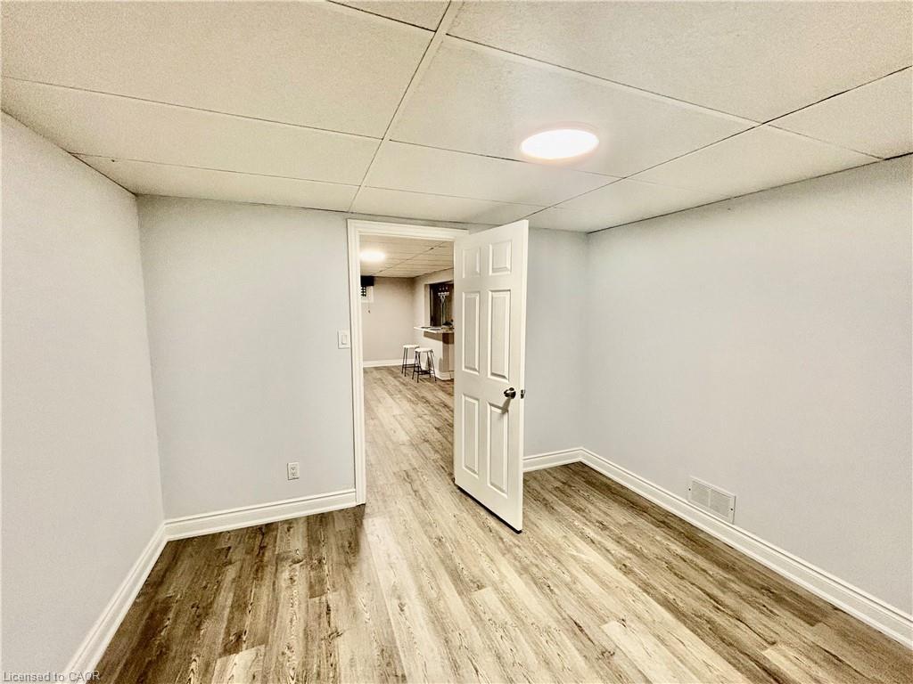 582 Chamberlain Road, Burlington, ON - Indoor