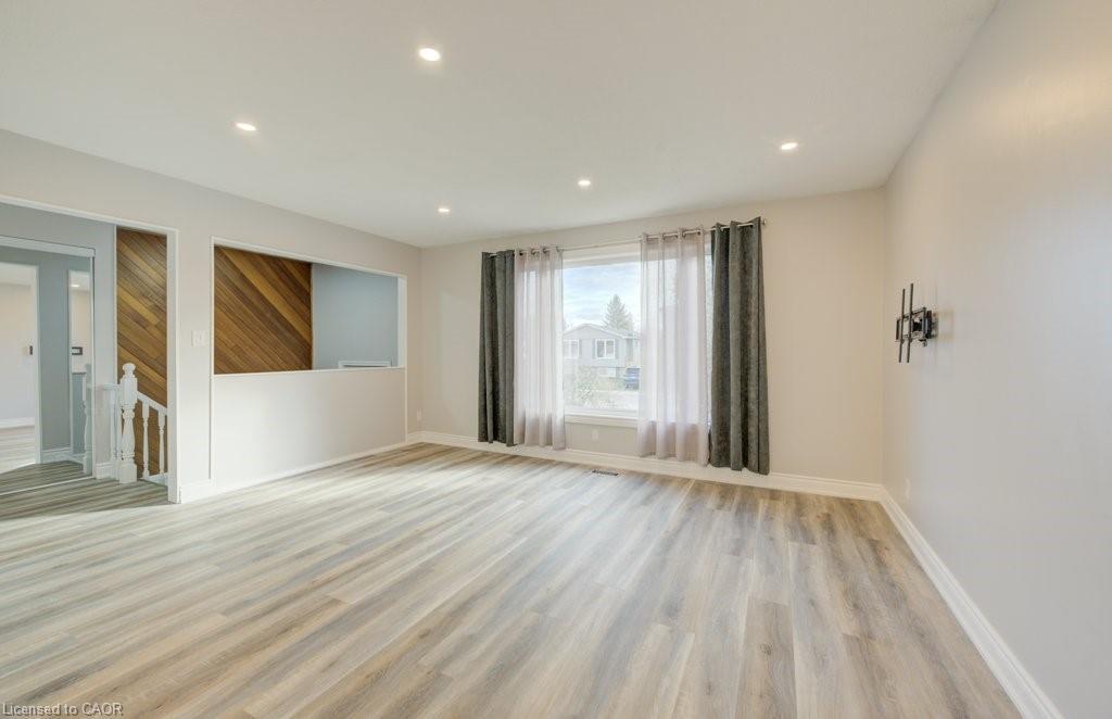 582 Chamberlain Road, Burlington, ON - Indoor Photo Showing Other Room