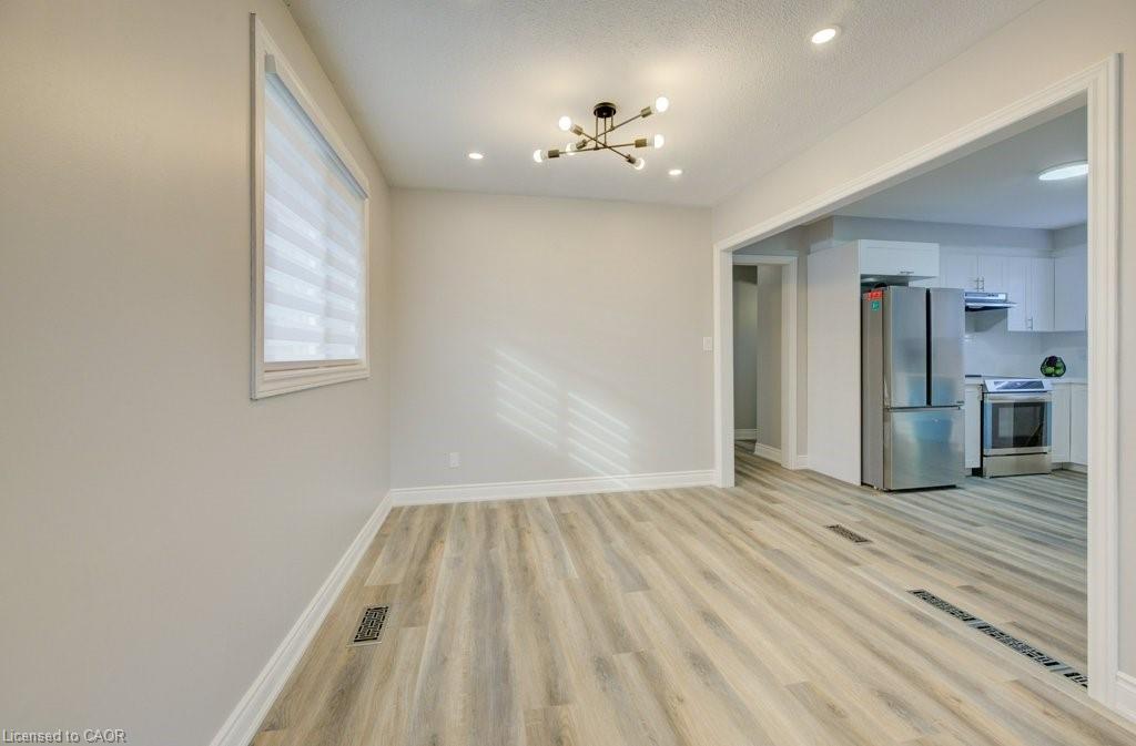 582 Chamberlain Road, Burlington, ON - Indoor Photo Showing Other Room