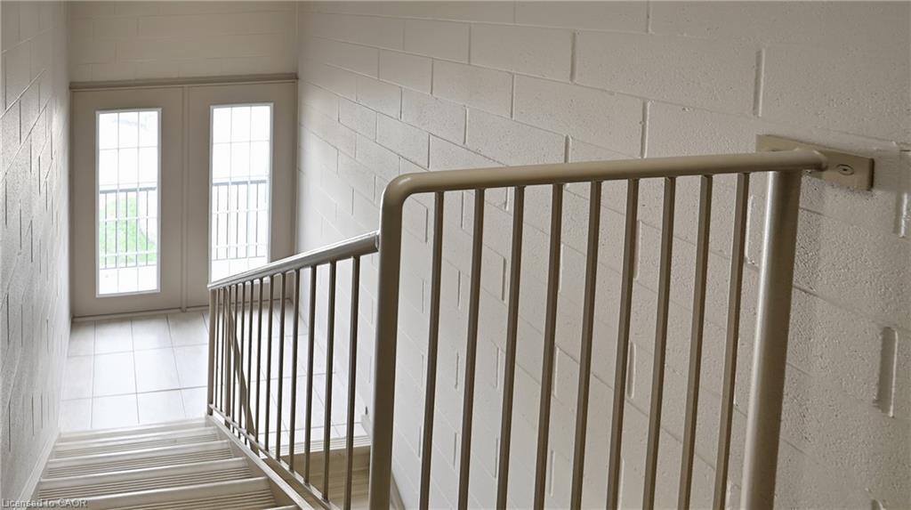 6-950 Highland Road W, Kitchener, ON - Indoor Photo Showing Other Room