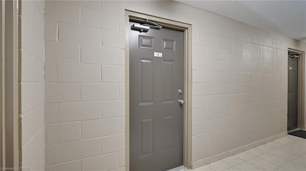 6-950 Highland Road W, Kitchener, ON - Indoor