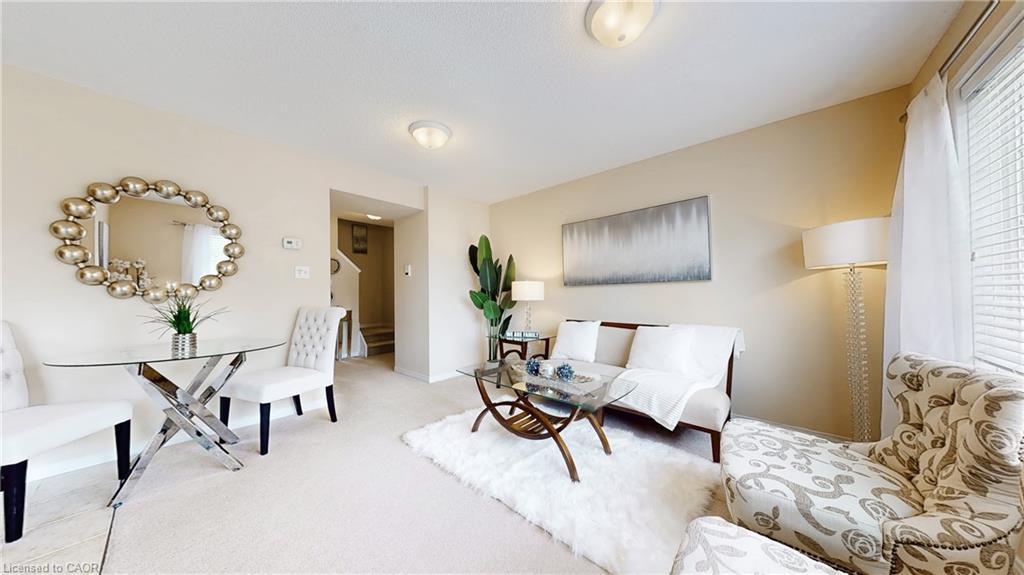 6-950 Highland Road W, Kitchener, ON - Indoor Photo Showing Living Room
