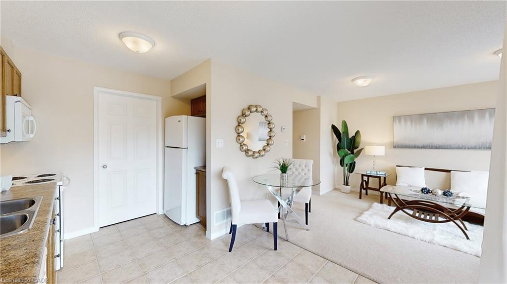 6-950 Highland Road W, Kitchener, ON - Indoor Photo Showing Other Room