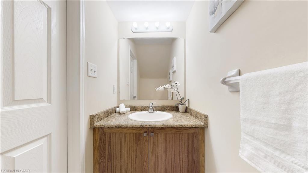 6-950 Highland Road W, Kitchener, ON - Indoor Photo Showing Bathroom