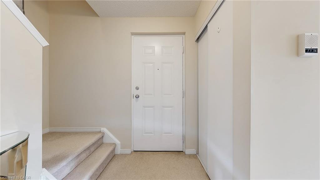 6-950 Highland Road W, Kitchener, ON - Indoor Photo Showing Other Room