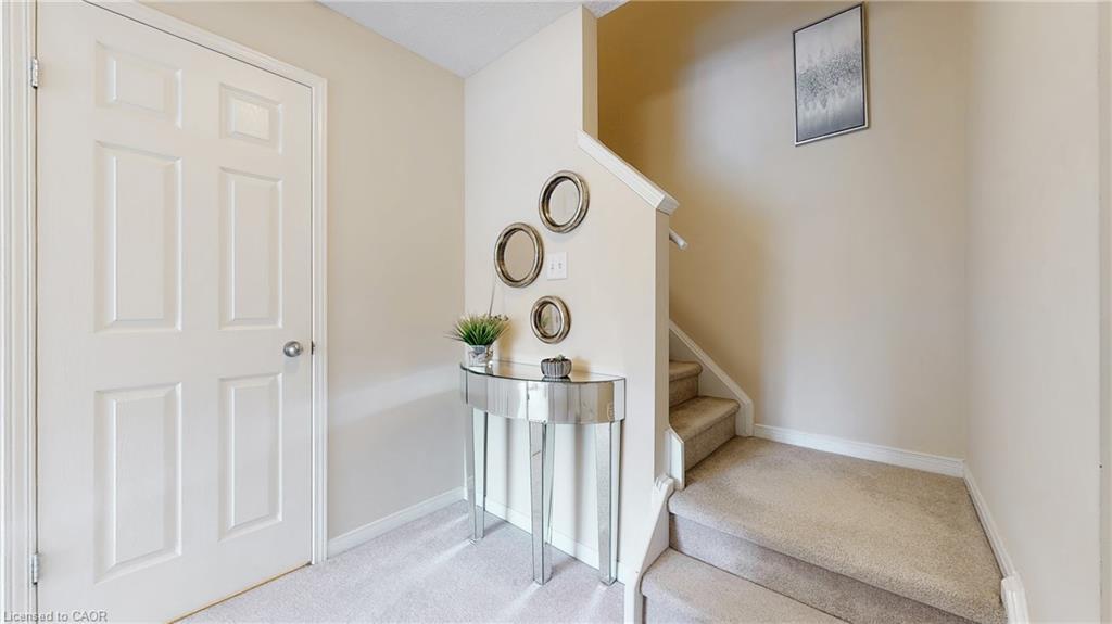 6-950 Highland Road W, Kitchener, ON - Indoor Photo Showing Other Room