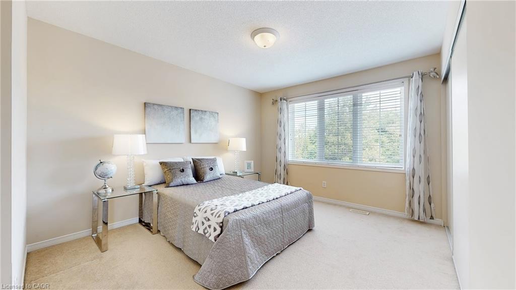 6-950 Highland Road W, Kitchener, ON - Indoor Photo Showing Bedroom