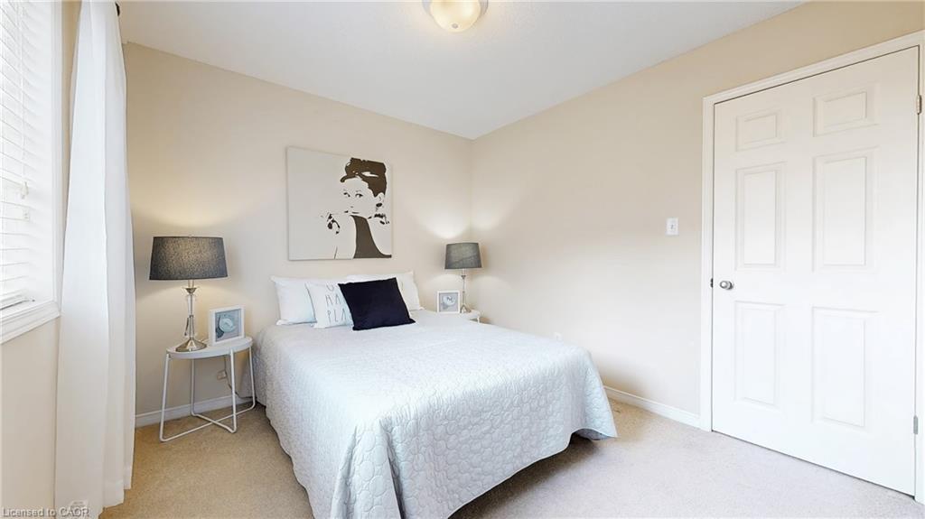 6-950 Highland Road W, Kitchener, ON - Indoor Photo Showing Bedroom