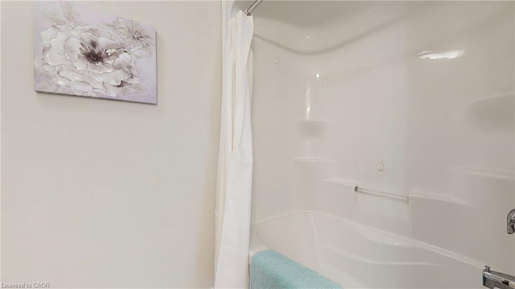 6-950 Highland Road W, Kitchener, ON - Indoor Photo Showing Bathroom