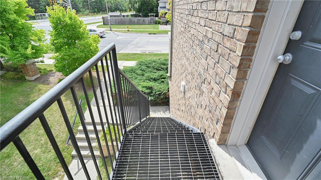 6-950 Highland Road W, Kitchener, ON - Outdoor