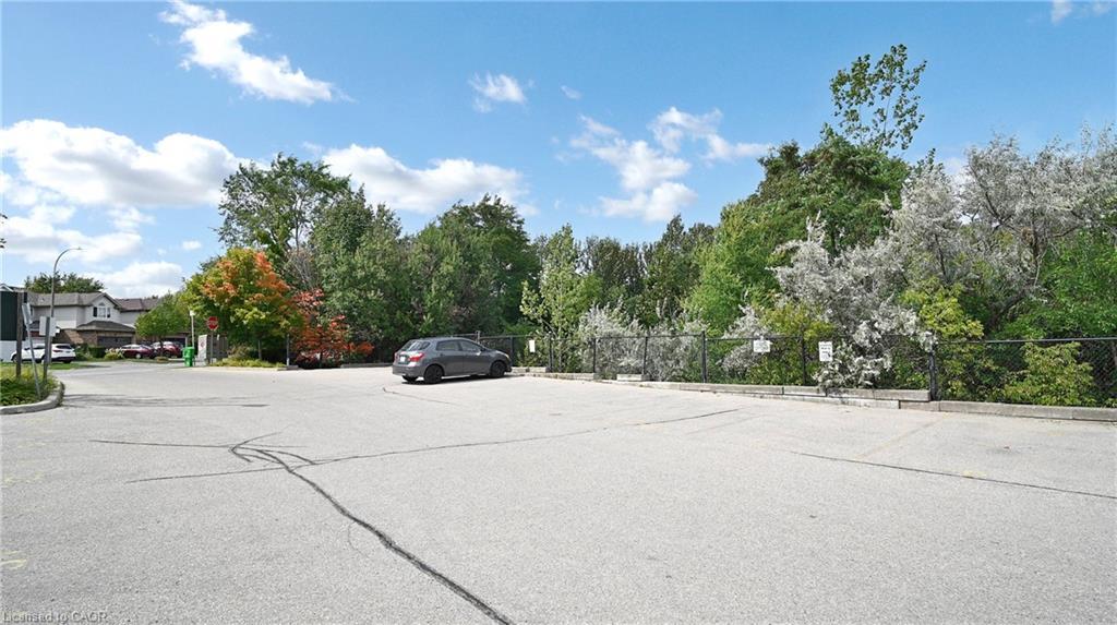 6-950 Highland Road W, Kitchener, ON - Outdoor
