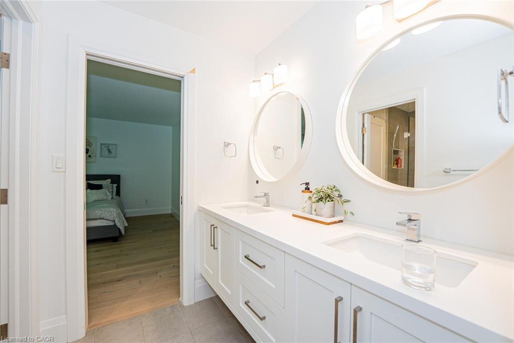 8767 Twiss Road, Milton, ON - Indoor Photo Showing Bathroom