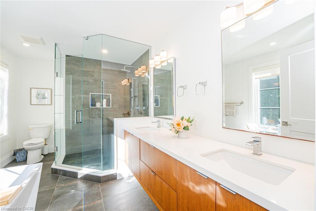 8767 Twiss Road, Milton, ON - Indoor Photo Showing Bathroom